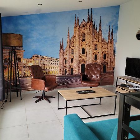 Il Vialetto , Appartement Milano , Spacieux, Tout Confort, Au Calme Jeumont Exterior photo